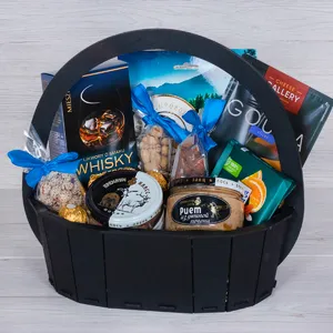 Подарочная мужская корзина с конфетами, сырной нарезкой и риетом из гусиной печени - №2456